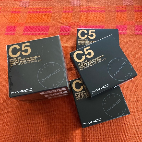 MAC C5 Studio Fix Powder Plus Foundation Net weight 0.52OZ/15g B62 - 1 compact - Picture 2 of 11